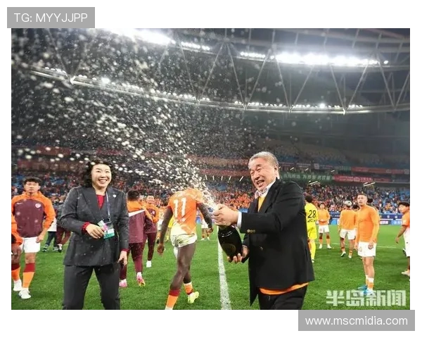 乔伟光激励海牛将士:保命为首目标 不让海港趟着我们夺冠 乔伟光激励海牛将士:保命为首目标 不让海港趟着我们夺冠