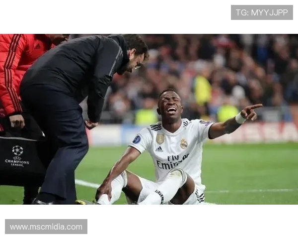 里瓦尔多理解维尼修斯愤怒认为阿隆索或借机树立更衣室权威 里瓦尔多理解维尼修斯愤怒认为阿隆索或借机树立更衣室权威